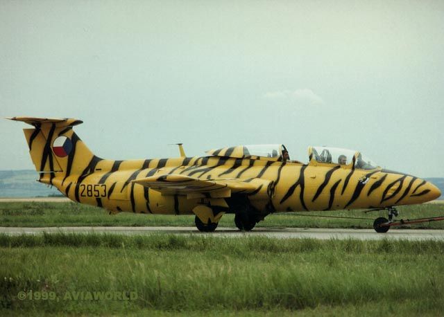 Aero L-29 Delfin - L-29 Tiger colours