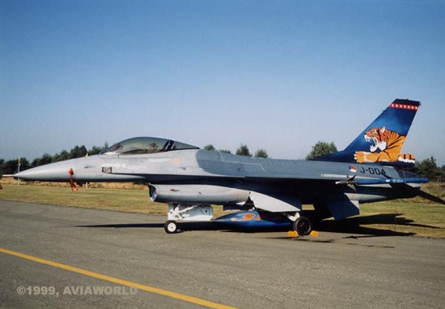 General Dynamics Lockheed Martin F-16 Fighting Falcon - F-16A   Tiger colours