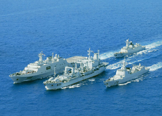 中国海军新型战舰登陆舰编队