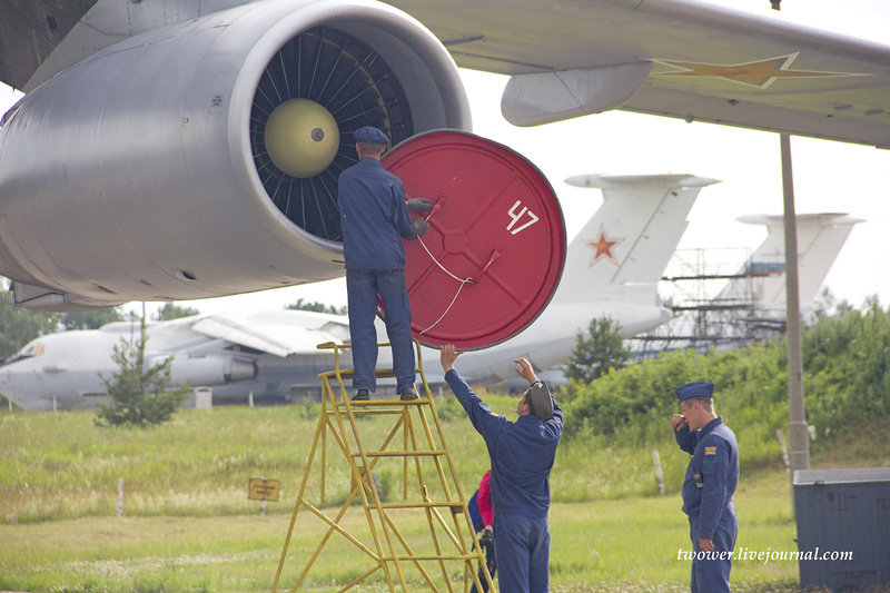 俄罗斯A-50预警机完成升级 机舱内部景象曝光