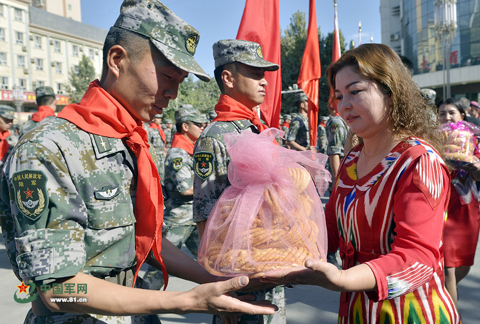 这一天,新疆泽普县集体放假为哪般?