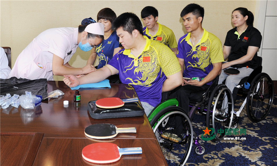 备战里约残奥会:第256医院为乒乓球运动员体检 - 中国