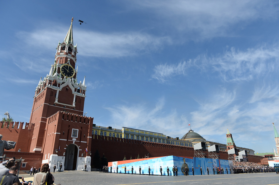 5月9日,在俄罗斯首都莫斯科红场,俄纪念卫国战争胜利70周年阅兵式正式